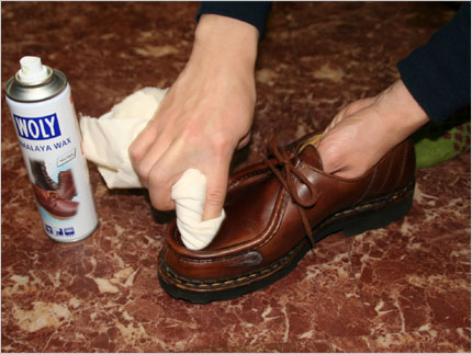 シューケア・フットケア・靴お手入れ用品のR＆D：ヒマラヤワックス　スプレー　防水