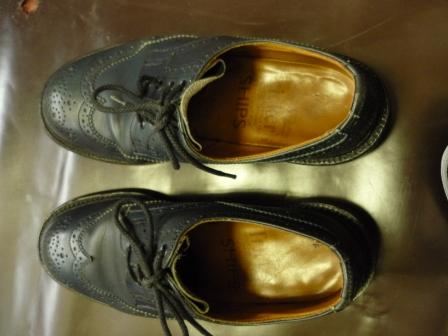トリッカーズ　英国　靴　修理